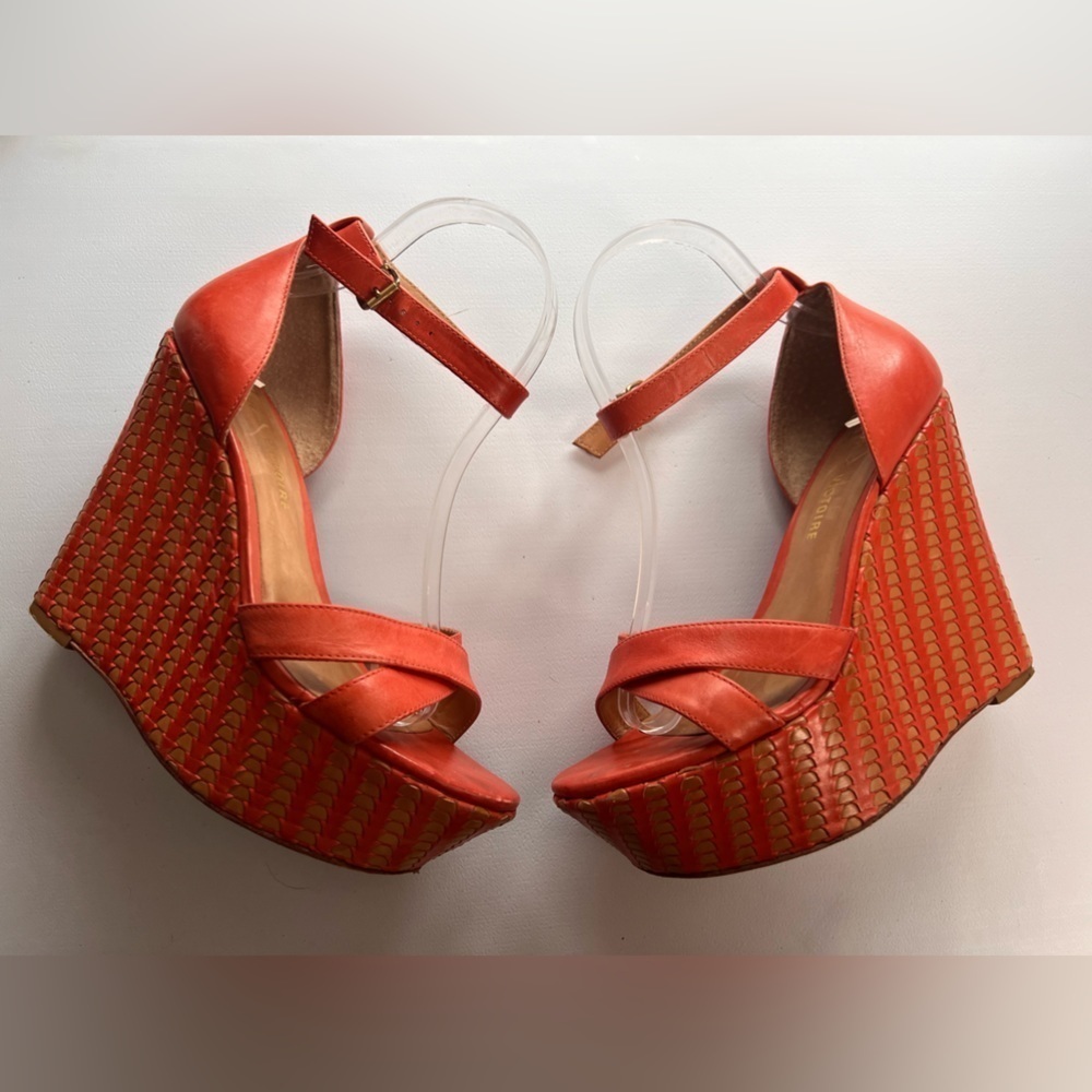 Pour La Victoire Women's Bonita Wedge Sandal size 7 orange woven platform - Picture 2 of 16
